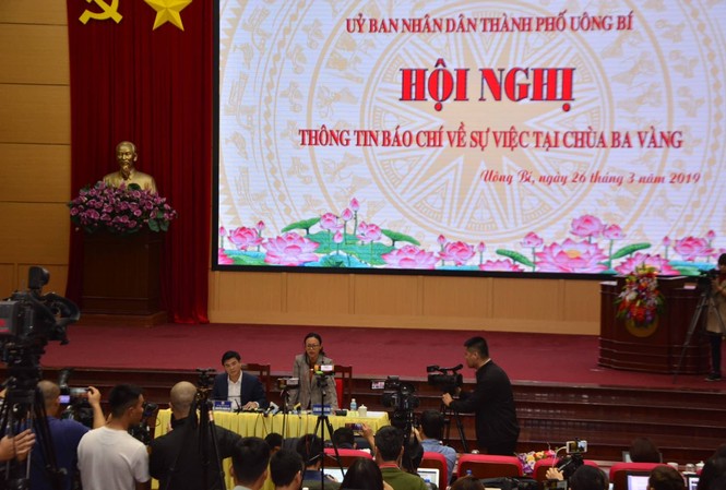 Những câu hỏi chưa có lời giải tại họp báo về trục vong ở chùa Ba Vàng Những câu hỏi chưa có lời giải tại họp báo về trục vong ở chùa Ba Vàng