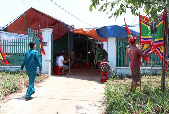 Vụ chủ nhà tử vong sau tiếng nổ lớn: Phát hiện nhiều mảnh bom tại hiện trường Người thân tổ chức hậu sự cho ông Việt