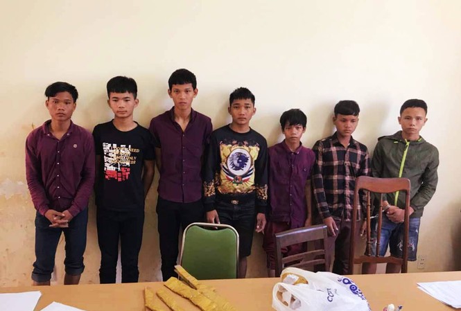Mang dao kiếm đến làng khác 'thị uy', thanh niên bị phóng dao tử vong 7 thanh niên làng Bi đã núp ở ven đường QL19 để chặn đánh Sơn, Dũng