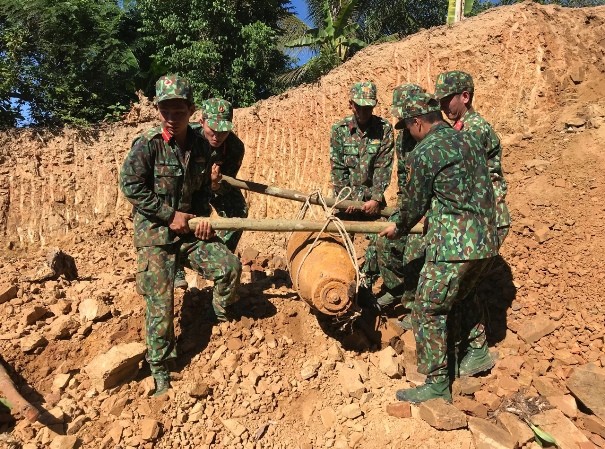 Hủy nổ thành công quả bom nặng gần 400kg Hủy nổ thành công quả bom nặng gần 400kg