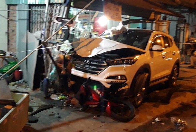 Tai nạn liên hoàn làm 8 người thương vong Tai nạn liên hoàn làm 8 người thương vong