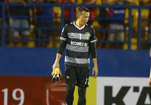 Mắc sai lầm ở AFC Cup, Tấn Trường bị B.Bình Dương phạt nặng Mắc sai lầm ở AFC Cup, Tấn Trường bị B.Bình Dương phạt nặng