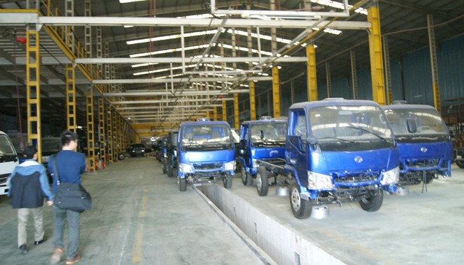 Tan giấc mơ ô tô Việt: Sự thất bại của nội địa hóa Xe tải từ 10 tấn trở xuống, xe buýt, xe khách trên 29 chỗ nên được xác định đây là dòng ô tô chiến lược thời gian tới. Ảnh: L.H.V.