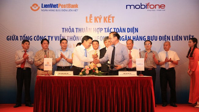 LienVietPostBank “kết hôn” với MobiFone LienVietPostBank và Mobifone “kết hôn” hợp tác