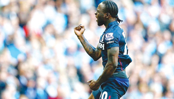 West Ham chặn đà tiến của Man City Victor Mose ăn mừng bàn mở tỷ số cho West Ham trước Man City. Ảnh: GETTY MAGES.