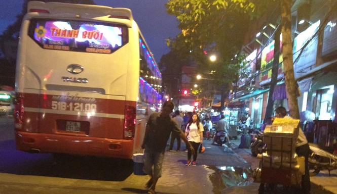 Xe 'trá hình' hiến kế... chống trá hình Hãng xe Thành Bưởi chạy tuyến cố định dạng hợp đồng.