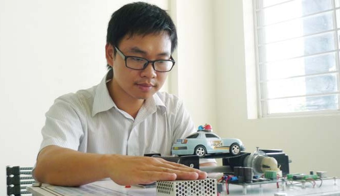 Mười phút có… một triệu đô la TS Hải tại phòng nghiên cứu và khóa học 1 đô la.