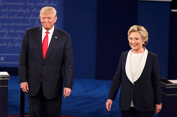 Cuộc tranh luận thứ 2 giữa Clinton và Trump: Tranh cãi vỉa hè Cuộc tranh luận thứ 2 giữa Clinton và Trump: Tranh cãi vỉa hè