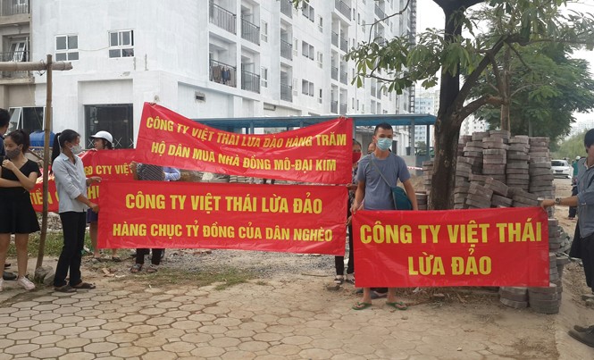 Chung cư, nhà ở xã hội: Mua qua trung gian, nguy cơ mất trắng Người mua nhà qua Công ty Việt Thái khổ sở vì theo kiện đòi nhà.