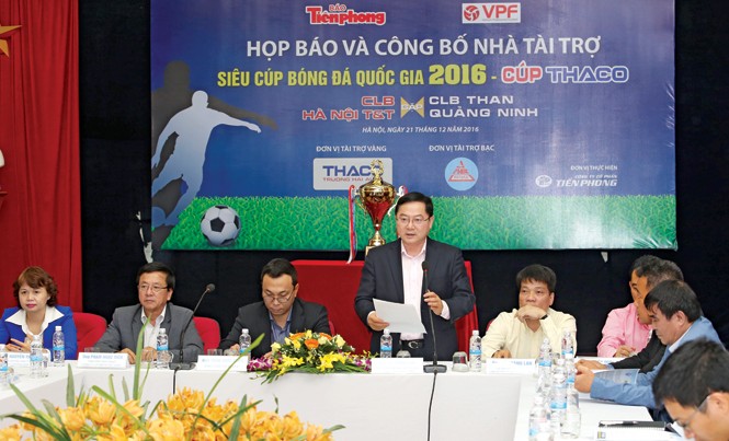 Siêu cúp Quốc gia năm 2016: Hứa hẹn một trận cầu kịch tính Tổng biên tập báo Tiền Phong Lê Xuân Sơn, đồng Trưởng BTC, giới thiệu về Siêu cúp Quốc gia lần thứ 18. Ảnh: Như Ý.
