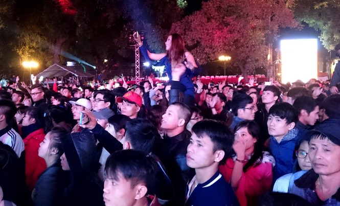 Nhiều chương trình giải trí chào năm mới 2017 Lễ hội âm nhạc đếm ngược dự kiến đón hàng nghìn người chào năm mới 2017. Ảnh: Như Ý.