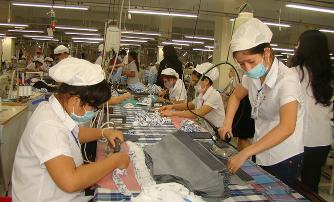 Rộn ràng đơn hàng xuất khẩu đầu xuân Nhiều DN xuất khẩu phấn khởi vì ký kết được nhiều đơn hàng trong năm mới.