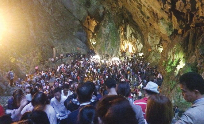 Chùa Hương khai hội: Đến hẹn lại đông Chùa Hương khai hội: Đến hẹn lại đông