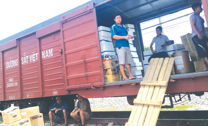 Đường sắt tụt đáy mới nghe khách hàng Trình độ nhân lực là điểm nghẽn của ngành đường sắt với quá trình phát triển hơn 130 năm. Ảnh: Bảo An.