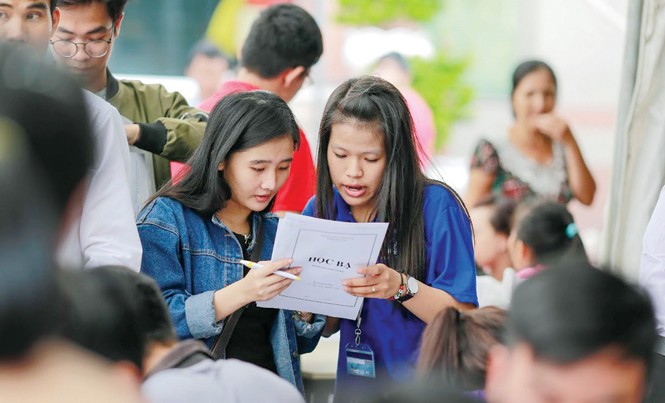 Ba nguyên tắc để không bao giờ trượt đại học Nộp hồ sơ xét tuyển Đại học 2016. Ảnh: Hồng Vĩnh.