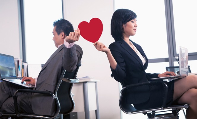 Đồng nghiệp yêu nhau sẽ thực hiện tốt công việc hơn Đồng nghiệp yêu nhau sẽ thực hiện tốt công việc hơn