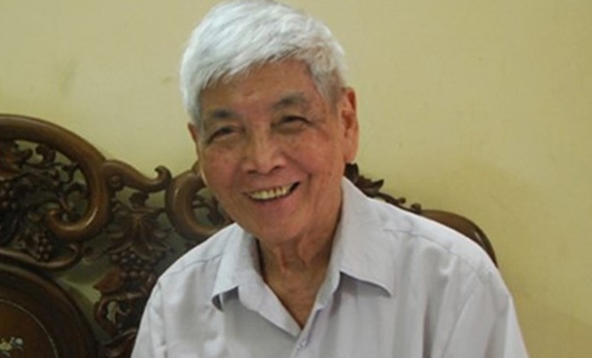 Thi sĩ Việt Phương, những lần gặp Nhà thơ Việt Phương năm 2002. Ảnh: Xuân Ba.