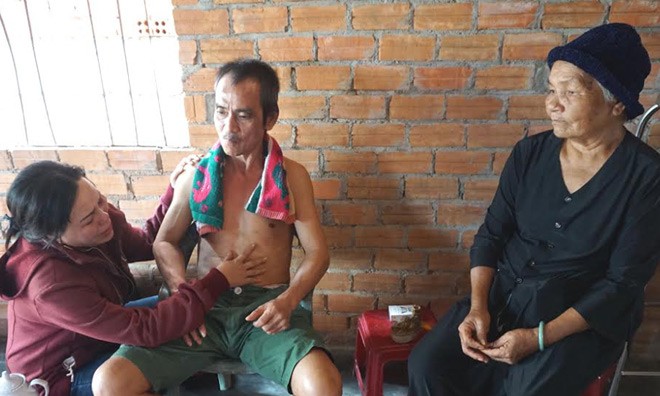 Hoàn trả tiền bồi thường cho ông Huỳnh Văn Nén: Công lý phải được thực thi Ông Nén cùng mẹ vợ là bà Nguyễn Thị Lâm và em vợ là Nguyễn Thị Tiến, đều là người bị oan trong Vụ án Vườn điều ngày 29/11/2015, sau khi ông Nén được trả tự do.