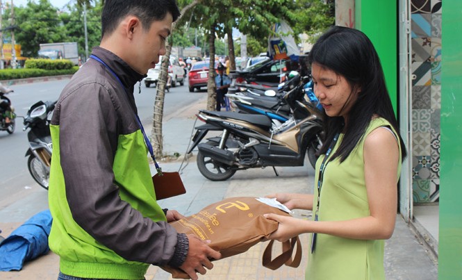 Không dễ thu thuế kinh doanh online Không dễ thu thuế với loại hình kinh doanh online.