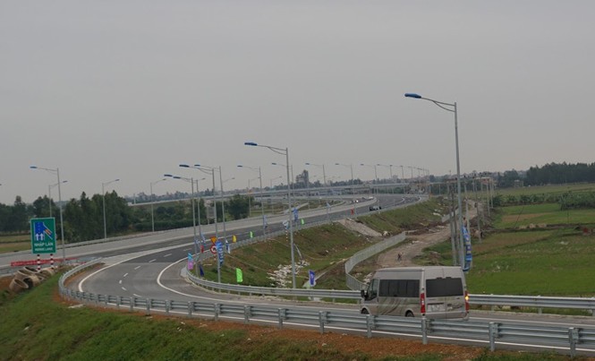 Cao tốc Bắc - Nam: Chỉ lo cơ chế Chuyên gia và nhà đầu tư cho rằng, xây dựng cao tốc Bắc - Nam cần các “luật chơi” minh bạch và không nên thay đổi. Ảnh: Bảo An.