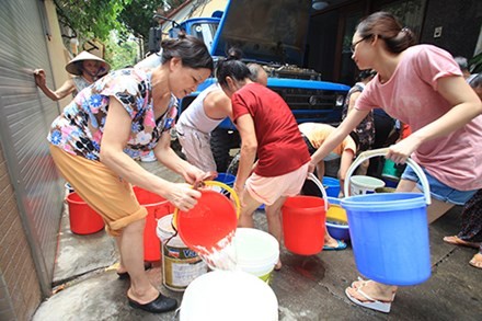 Nghìn tỷ gửi ngân hàng vì sao dân vẫn khát: Kinh doanh 'một mình một chợ' Nghìn tỷ gửi ngân hàng vì sao dân vẫn khát: Kinh doanh 'một mình một chợ'