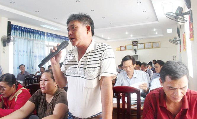Sai phạm “chết người” vụ tàu cá vỏ thép nằm bờ: Ai phải chịu trách nhiệm? Cuộc họp công bố kết quả thẩm định có sự tham gia của nhiều ngư dân.