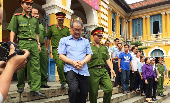Chưa minh bạch thu nhập, thi hành án khó khăn Vụ án Phạm Công Danh (nguyên Chủ tịch HĐQT Ngân hàng Xây dựng) phải thi hành gần 12.000 tỷ đồng nhưng đến nay chỉ mới thu hồi được 5.000 tỷ đồng (đạt 40%). Ảnh T.Chung.