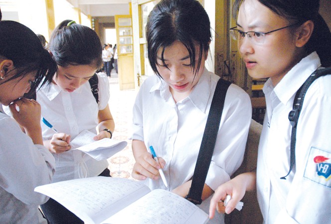 Chương trình giáo dục phổ thông mới: Đề nghị lùi thời gian thực hiện Năm học 2018 - 2019, ngành giáo dục khó có thể triển khai đổi mới, chương trình SGK đúng tiến độ. Ảnh: Hồng Vĩnh.