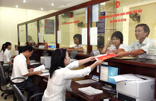 Hà Nội sẽ phạt công chức nói ngọng, nói lắp? Công chức Hà Nội sẽ bị xử lý kỷ luật nếu nóng giận, xúc phạm, hay dùng vũ lực đối với người khác (theo Dự thảo Quy định chuẩn mực phát ngôn). Ảnh: Internet.