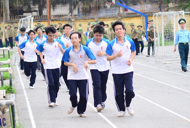 Sinh viên sợ học thể dục? Sinh viên ĐH Bách khoa Hà Nội trong giờ học thể dục. Ảnh: Kim Chi.