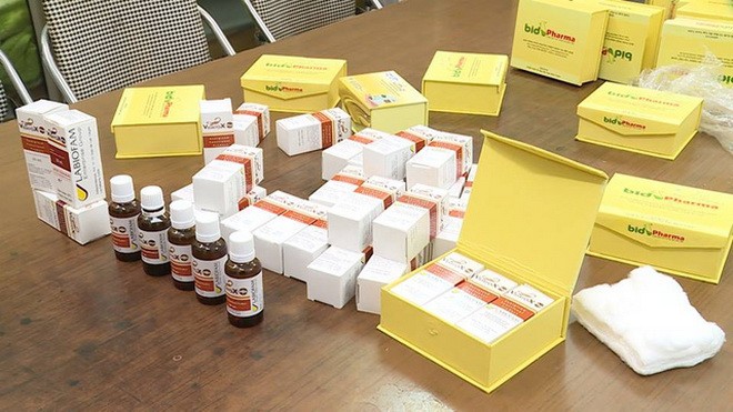 Bắt giám đốc bán thuốc điều trị ung thư giả Lô thuốc điều trị ung thư giả. Ảnh: VTV