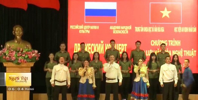 Giao lưu nghệ thuật kỷ niệm 100 năm Cách mạng Tháng Mười Nga Giao lưu nghệ thuật kỷ niệm 100 năm Cách mạng Tháng Mười Nga