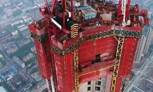 Cỗ máy xây nhà chọc trời nặng 2.000 tấn của Trung Quốc Cỗ máy xây nhà chọc trời nặng 2.000 tấn của Trung Quốc