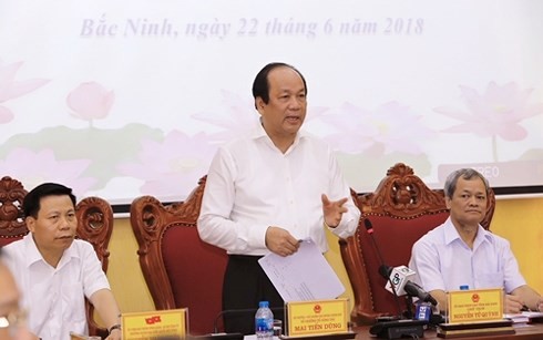 Loại bỏ 'quyền lợi' sở, ngành trong giải quyết thủ tục hành chính Bộ trưởng, Chủ nhiệm Văn phòng Chính phủ Mai Tiến Dũng phát biểu tại buổi làm việc. Ảnh: VGP/Nhật Bắc