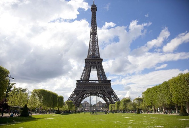 Tháp Eiffel sẽ có lớp tường thủy tinh bao bọc Tháp Eiffel.