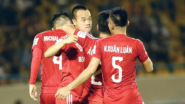 Vòng 19 V.League: Cần Thơ có tiếp tục gây bất ngờ ở đất Thủ? Các cầu thủ B.Bình Dương có để đối thủ lấy điểm trên sân nhà cuối tuần này? Ảnh: VSI