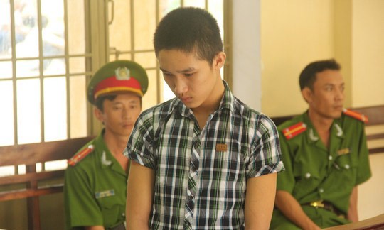 Giết bạn thân vì giành ghế nhựa Tô Văn Tín tại phiên tòa. Ảnh: Người lao động