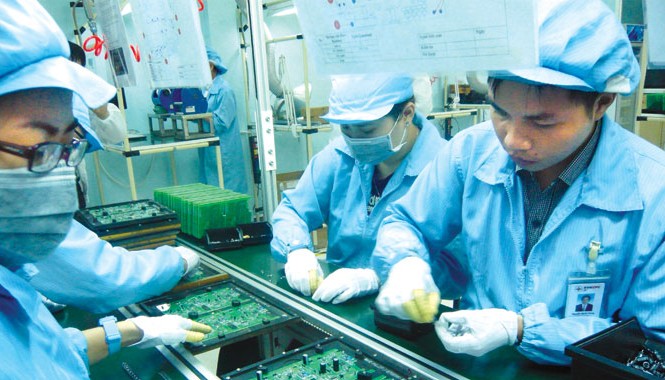 Thắng kiện vẫn không đòi được tiền Công nhân nơm nớp lo vì doanh nghiệp nợ bảo hiểm xã hội bỏ trốn. Ảnh: P.Cầm