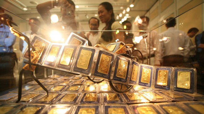 Vàng, đô lại sốt nhẹ Thị trường vàng, USD tuần này có “sóng” ngắn. Ảnh: Như Ý