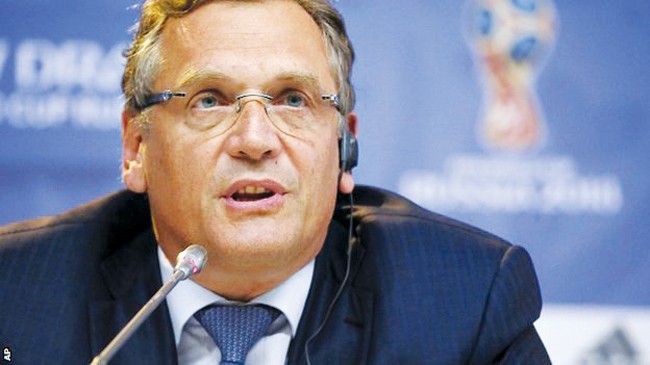 Nghi án tham nhũng ở FIFA: Tổng thư ký Jerome Valcke mất chức TTK FIFA Jerome Valcke phải rời khỏi trụ sở FIFA do dính nghi án hối lộ. Ảnh: AP