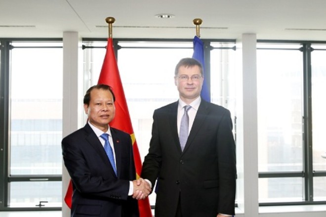 EC chia sẻ với Việt Nam về lo ngại ở biển Đông Phó Thủ tướng Vũ Văn Ninh gặp Phó Chủ tịch Ủy ban châu Âu (EC) Valdis Dombrovski. Ảnh: VGP/Thành Chung