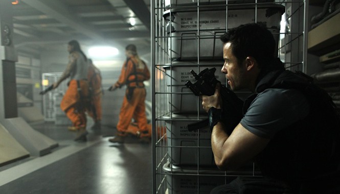 Đạo diễn Luc Besson bị phán quyết đạo phim “Lockout” do Luc Besson viết kịch bản bị kết luận đạo từ phim nổi tiếng của John Carpenter.