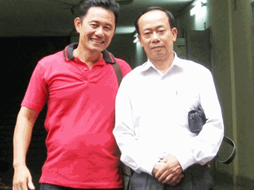 Con rể chiếm tiền tỷ của mẹ vợ: Sơ thẩm tuyên vô tội, phúc thẩm huỷ án Ông Trần Minh Anh (bên trái) sau phiên tòa sơ thẩm, hồi tháng 9-2014