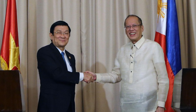 Việt Nam, Philippines nâng quan hệ lên Đối tác chiến lược Chiều 17/11, nhân dịp sang Manila dự Hội nghị Cấp cao APEC lần thứ 23, Chủ tịch nước Trương Tấn Sang hội đàm với Tổng thống Philippines Benigno Aquino. Ảnh: TTXVN