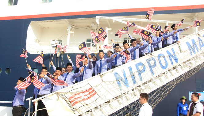 Tàu SSEAYP lần thứ 42 đến Việt Nam Đón tàu SSEAYP lần 42 năm 2015