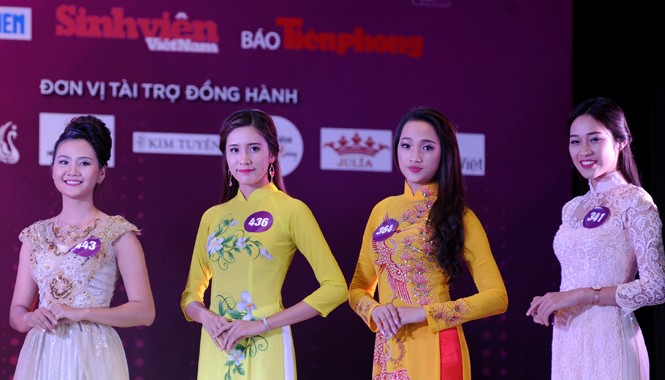 50 thí sinh dự Chung kết Nữ sinh viên Việt Nam duyên dáng Bốn trong số 50 thí sinh lọt vào vòng chung kết. Ảnh: Xuân Tùng