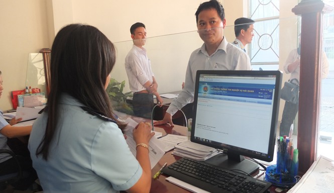Bộ Tài chính phát hiện hơn 10 vụ tham nhũng/ năm Gần đây, cơ quan chức năng phát hiện nhiều vụ cán bộ hải quan vi phạm pháp luật. Ảnh: Đức Huy