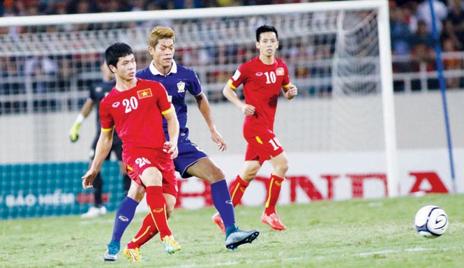 Việt Nam phải vào chung kết AFF cup 2016 Các tuyển thủ VN dưới sự dẫn dắt của HLV nội Nguyễn Hữu Thắng được giao chỉ tiêu vào tới chung kết AFF cup 2016. Ảnh: VSI