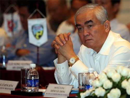 Nóng bỏng ghế nóng chủ tịch VFF Cuộc đua tìm người thay thế ông Dũng ở vị trí Chru tịch VFF cực kỳ nóng bỏng. Ảnh: Vnexpress