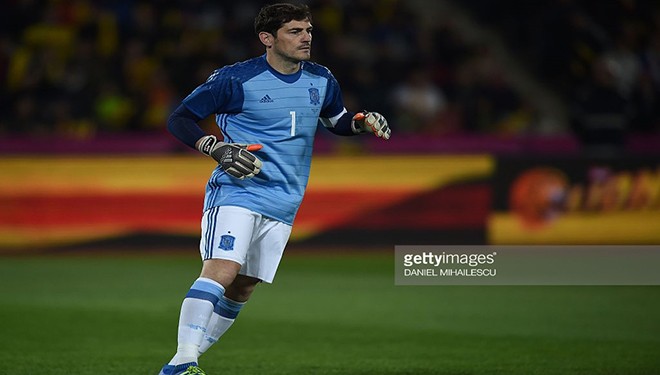 Tây Ban Nha hoà 0-0 Romania: Nhà ĐKVĐ cần... soi gương Iker Casillas là tuyển thủ Tây Ban Nha duy nhất có thể vui sau trận hoà với Romania. Ảnh: GETTY IMAGES
